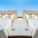 Hotel Monat 2*
